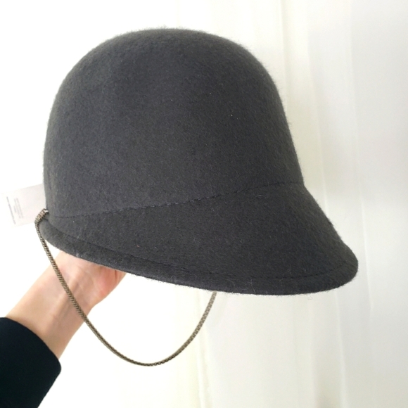 Capelli of New York Accessories - Capelli New York gray wool riding cap with chain strap new with tag